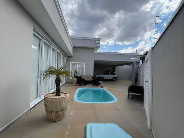 #387 - Casa para Venda em Cerqueira César - SP - 2